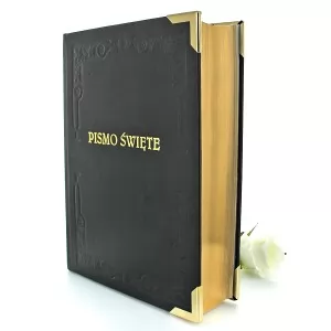 biblia z grawerem na prezent z okazji chrztu 