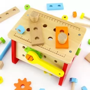 drewniane narzędzia na prezent dla dziecka